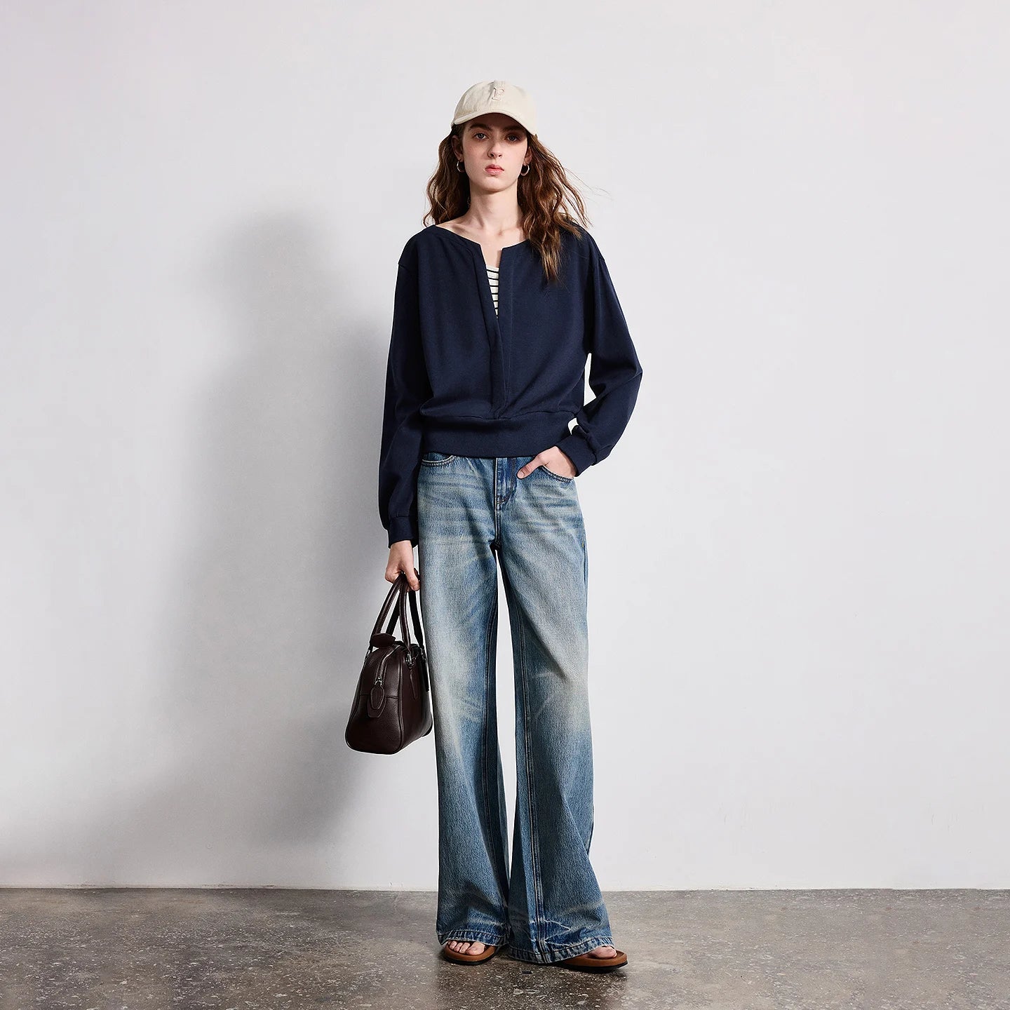 Moletom Cropped Feminino Efeito Duas Peças com Cintura Ajustada