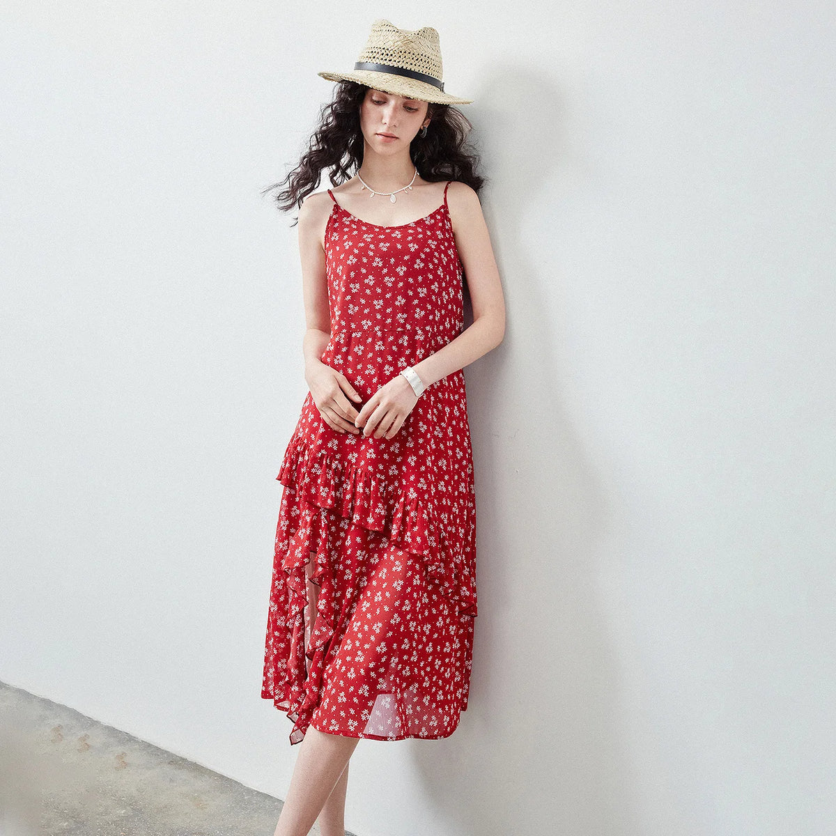 Vestido de Chiffon Floral Vermelho com Fenda e Babado