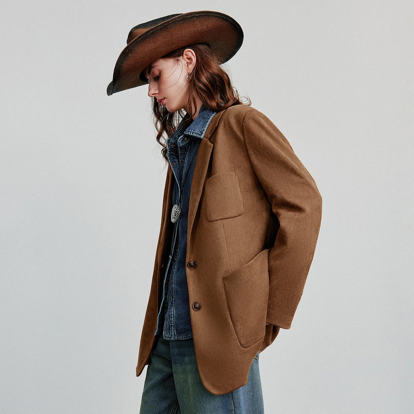 Blazer Feminino de Suede Marrom Estilo Barn