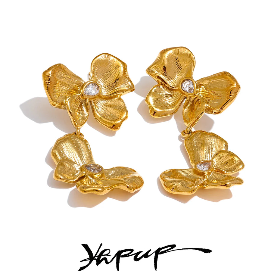 Brinco Pendente Flor com Laço e Zircônia