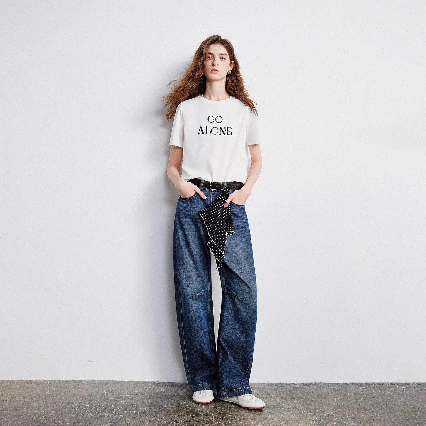 Camiseta Feminina de Algodão com Bordado 3D de Letras
