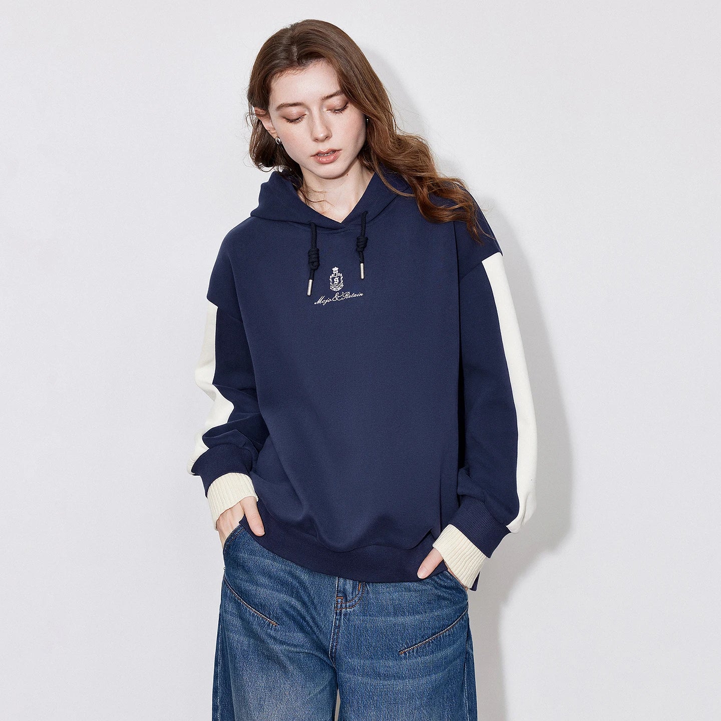 Suéter Feminino Trançado com Gola Alta e Zíper
