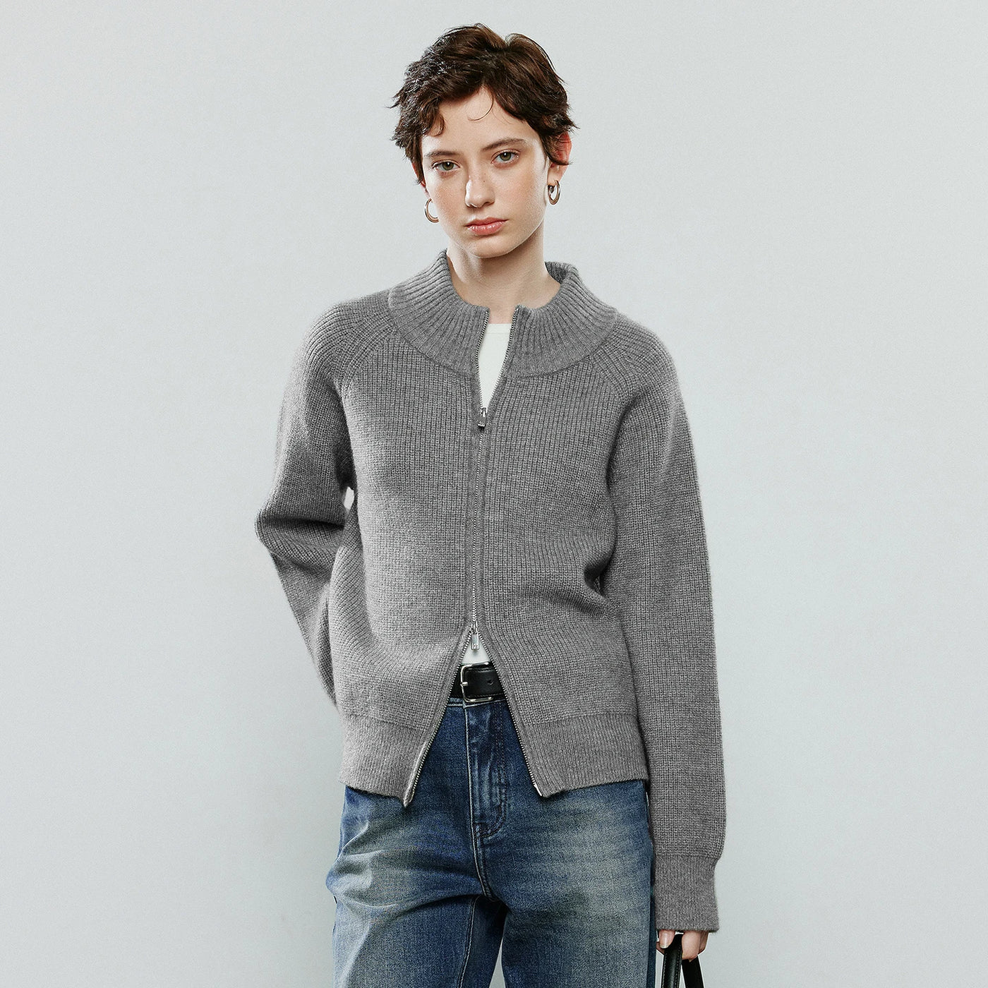 Cardigan Feminino de Fleece com Zíper e Gola Alta