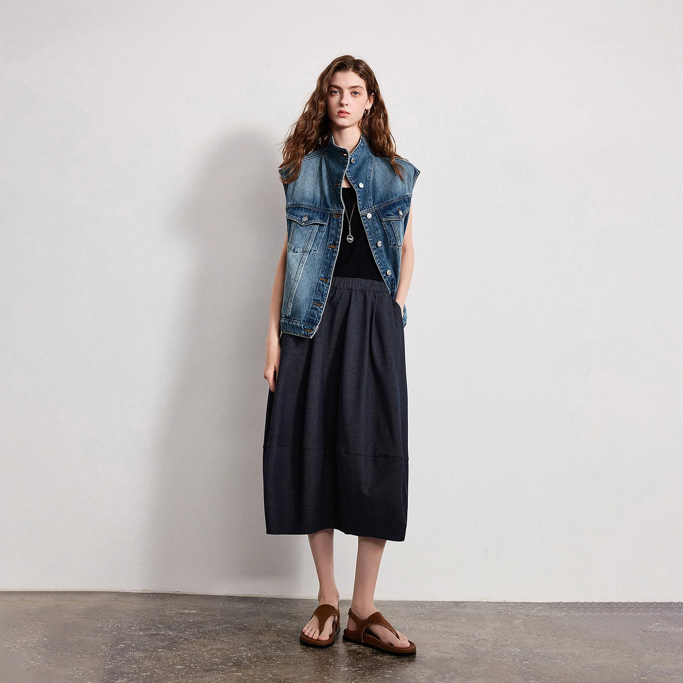 Saia Jeans Midi Feminina com Bolsos com Cós Elástico