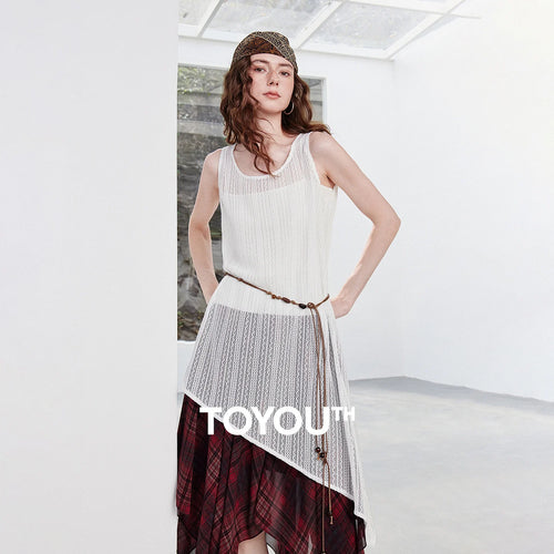 Vestido Curto Branco Boho com Recortes Assimétricos