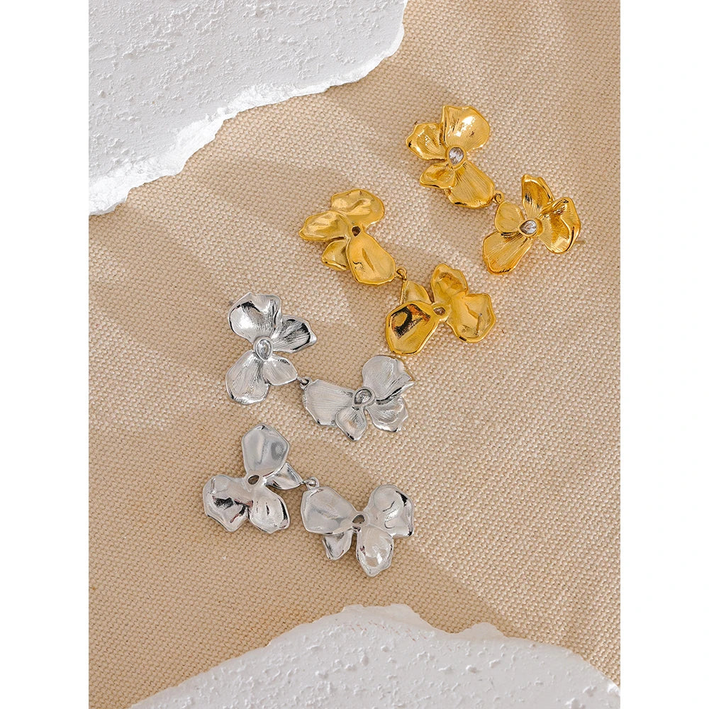 Brinco Pendente Flor com Laço e Zircônia