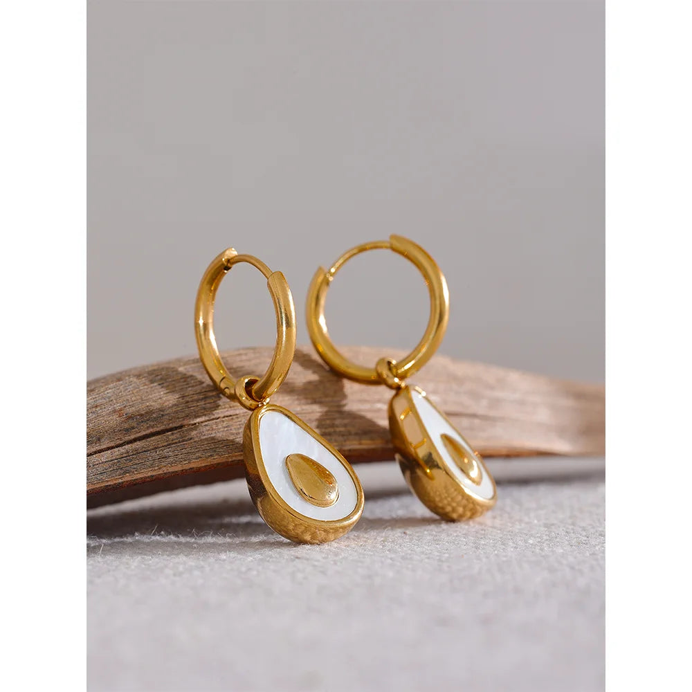 Brinco de Argola Abacate com Concha