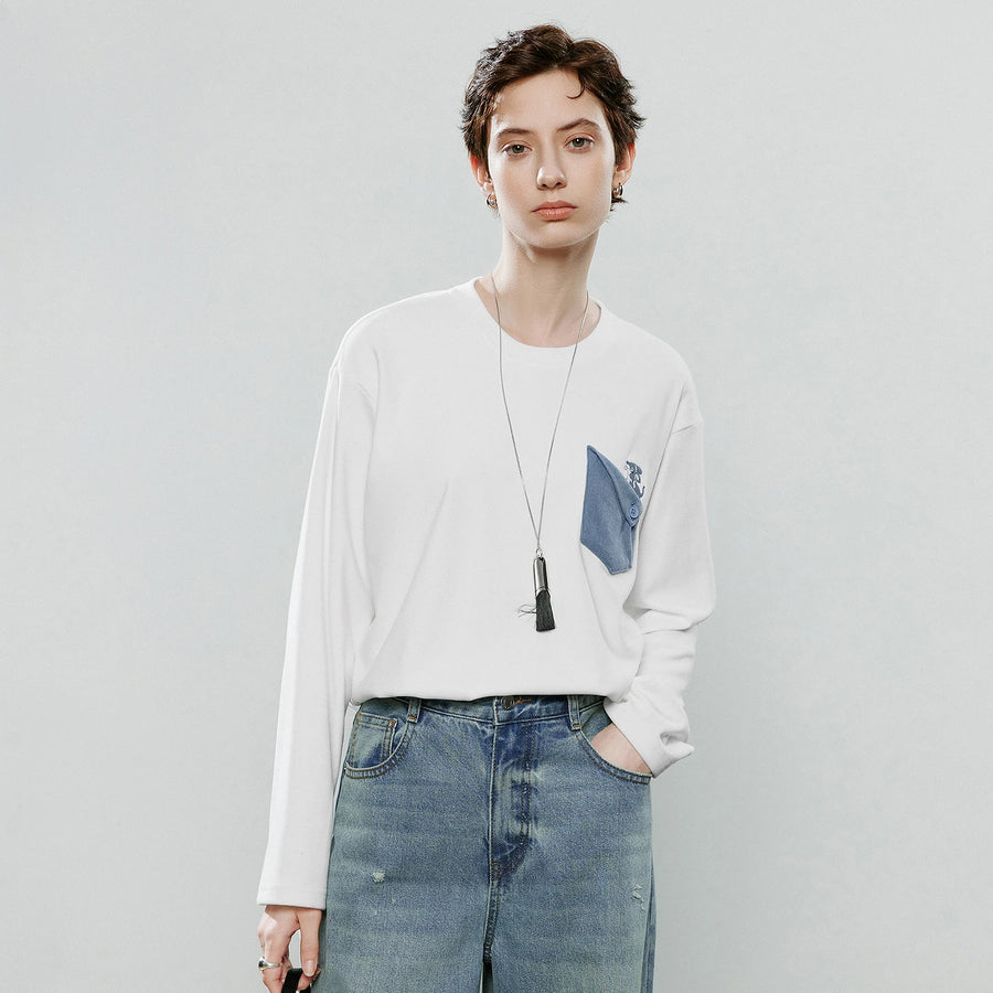 Blusa Feminina Assimétrica com Bordado Cachorro e Bolso