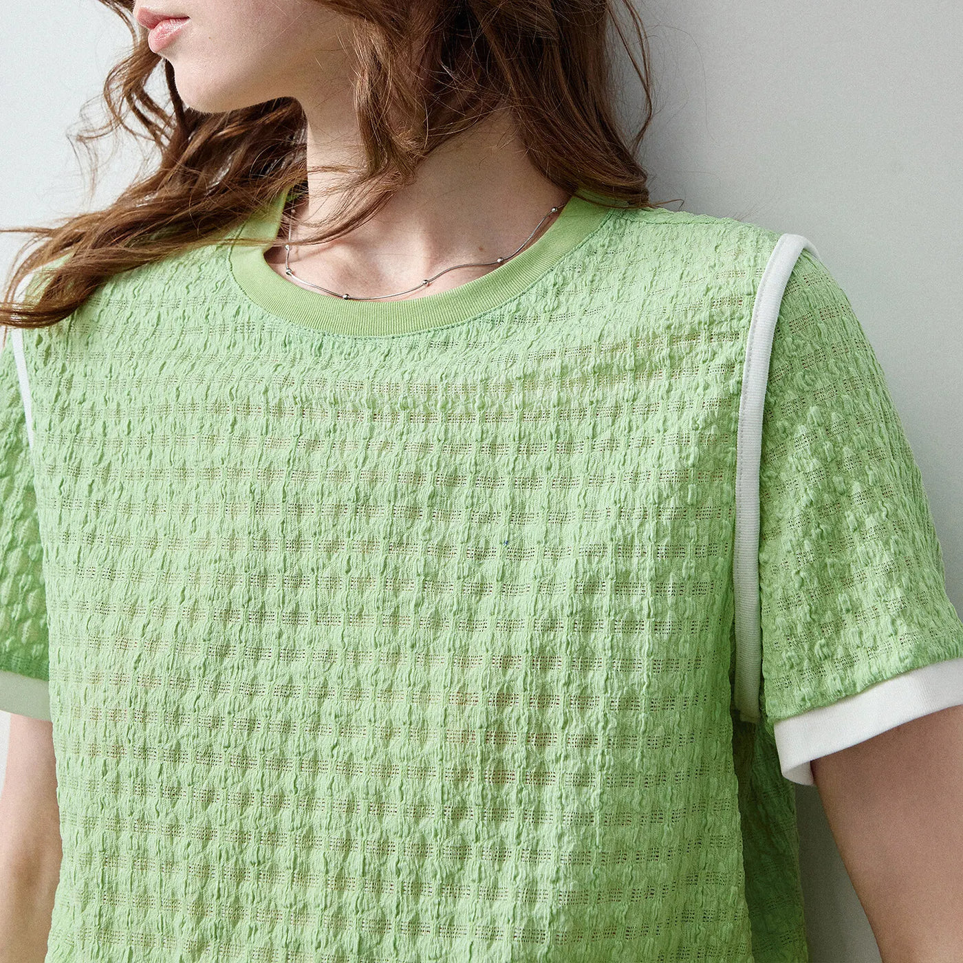 Blusa Feminina Cropped Color Block com Malha Texturizada