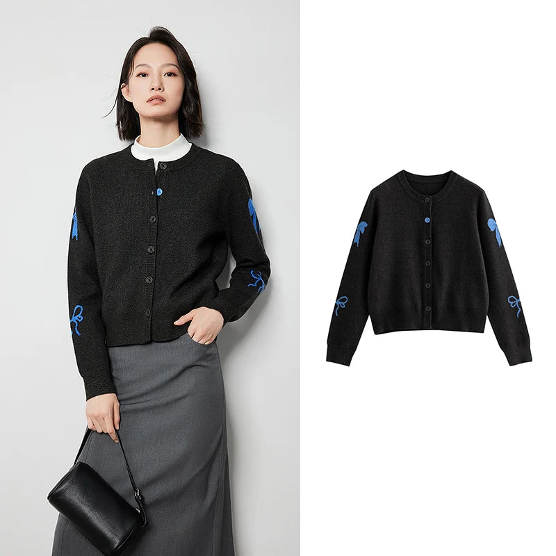 Cardigan Feminino com Jacquard de Laço e Botões