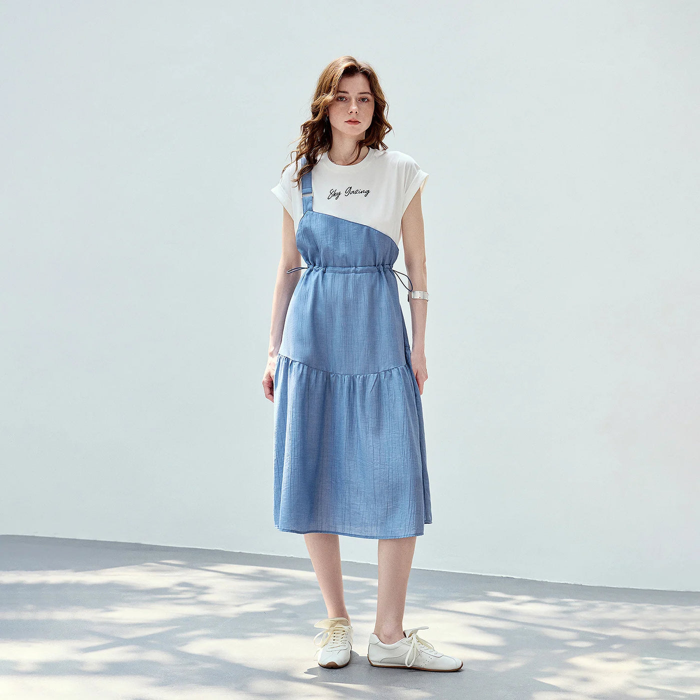 Vestido Curto Efeito Duas Peças com Babados