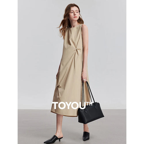 Vestido Curto sem Manga com Caimento Evasê
