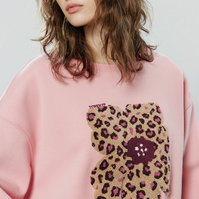 Moletom Feminino com Estampa de Leopardo e Flores Aplicadas
