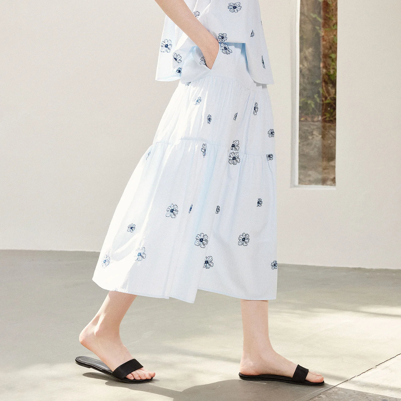Saia Longa Feminina Floral em Camadas