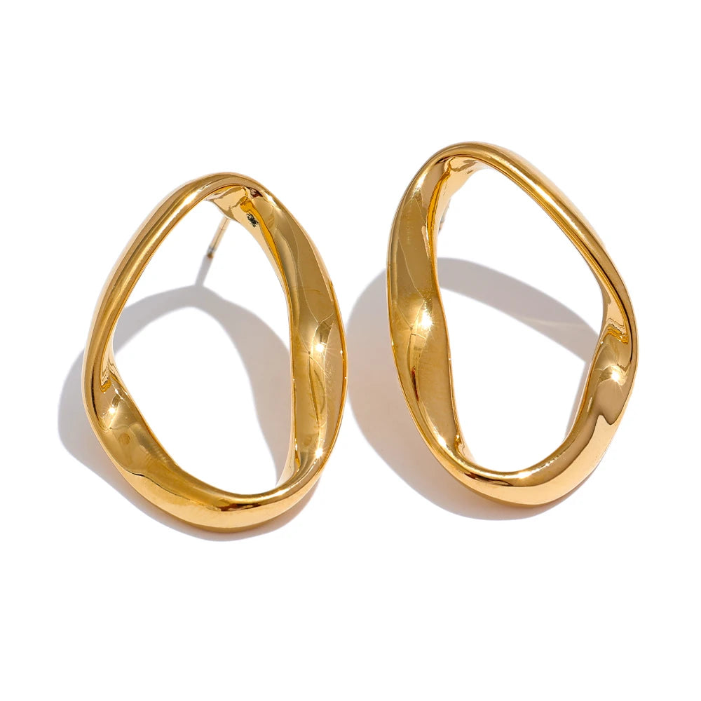 Brinco Pendente Oval em Aço Inoxidável Ouro