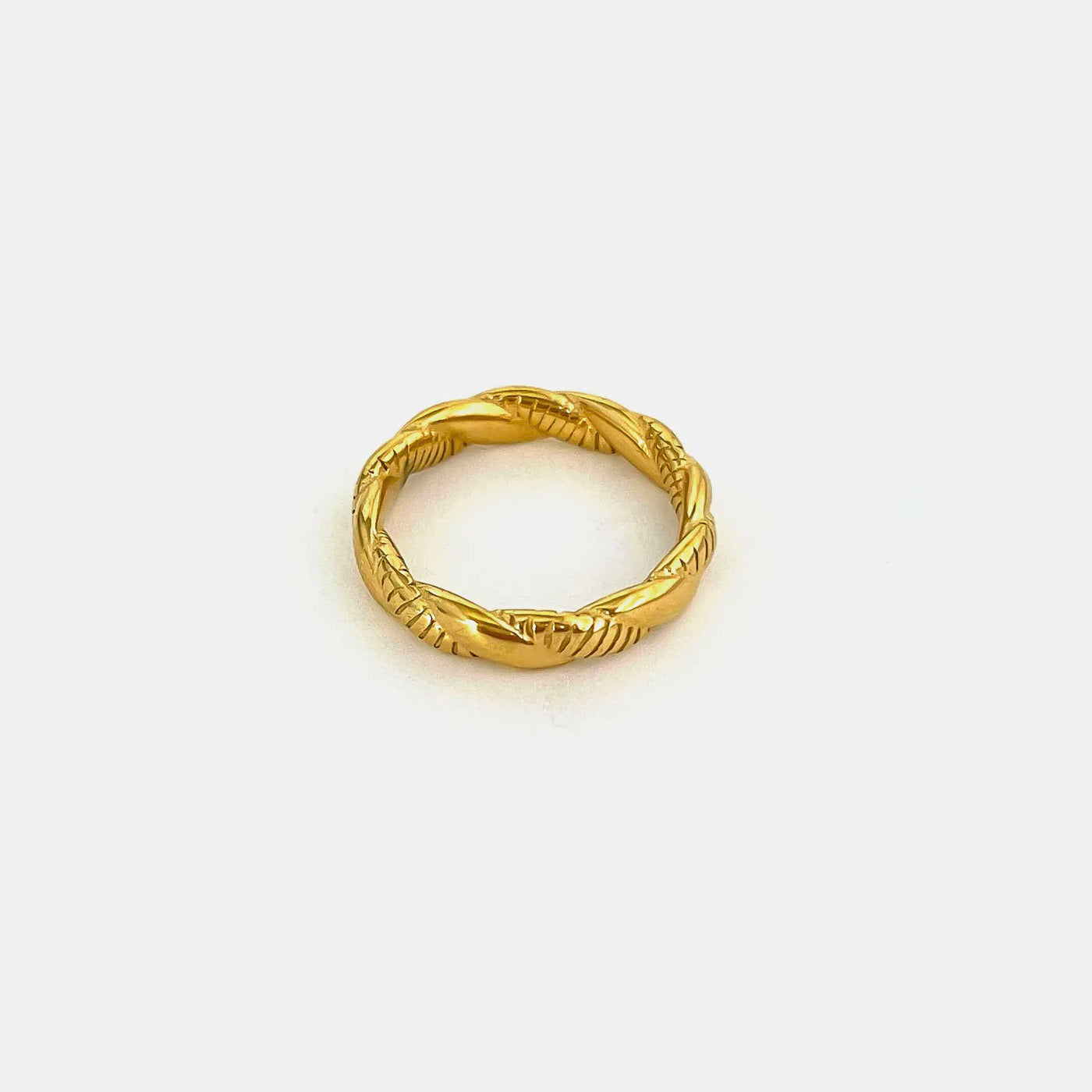 Anel Oval com Madrepérola e Banho Ouro 18K