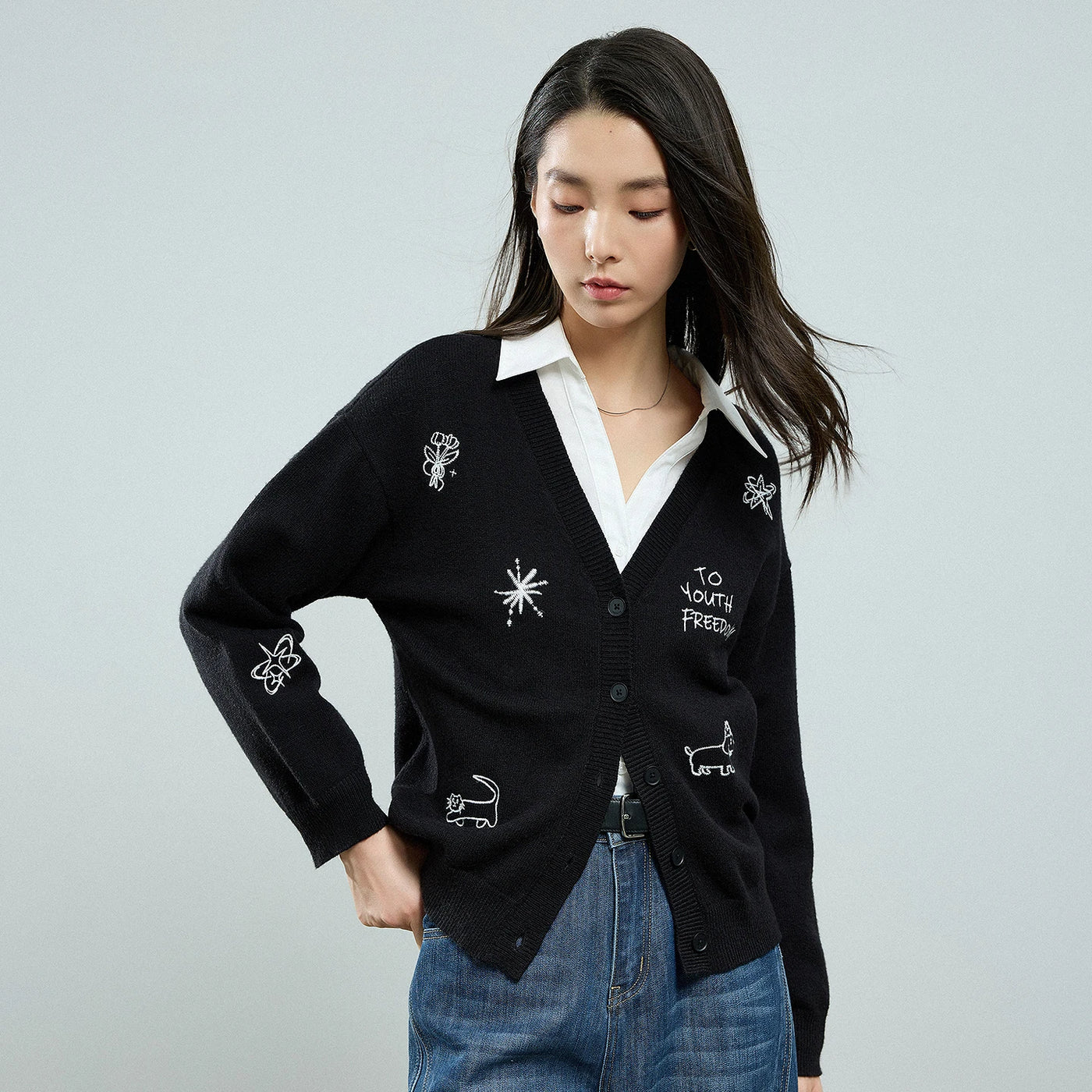 Cardigan Feminino com Bordado de Pet e Decote V