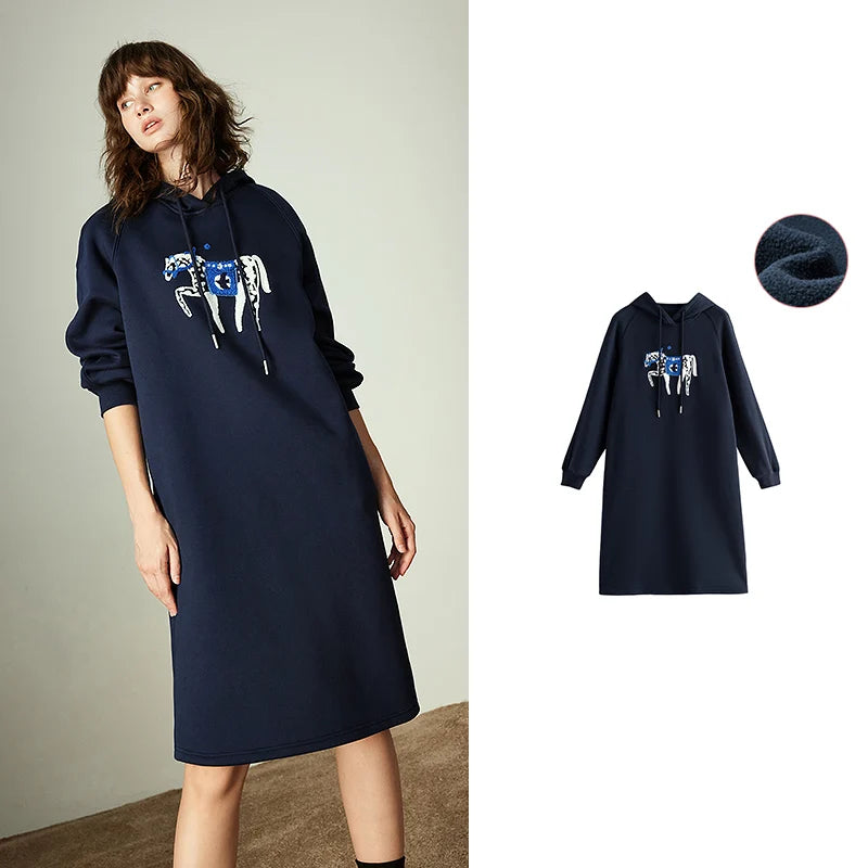 Vestido Moletom Midi com Capuz e Bordado de Cavalo Dark Blue