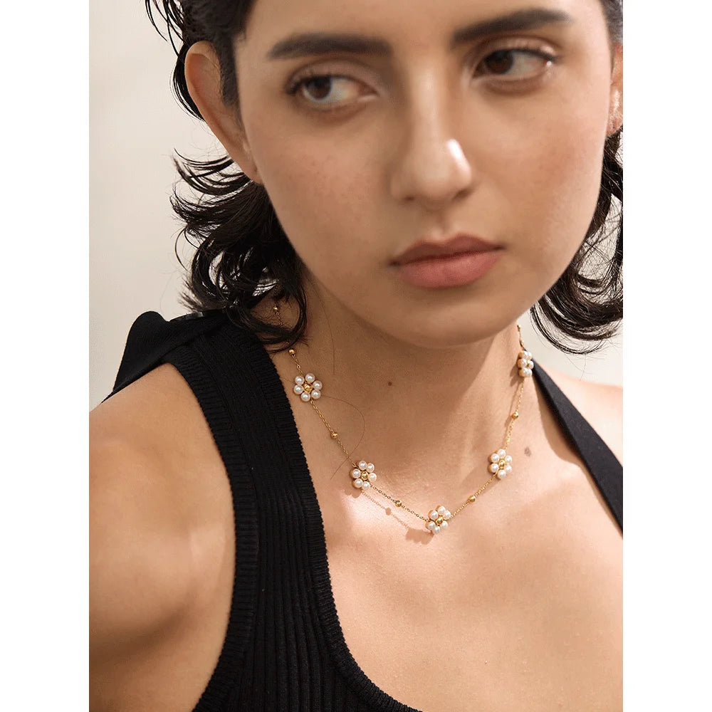 Colar Feminino Flor com Pérola em Aço Inoxidável