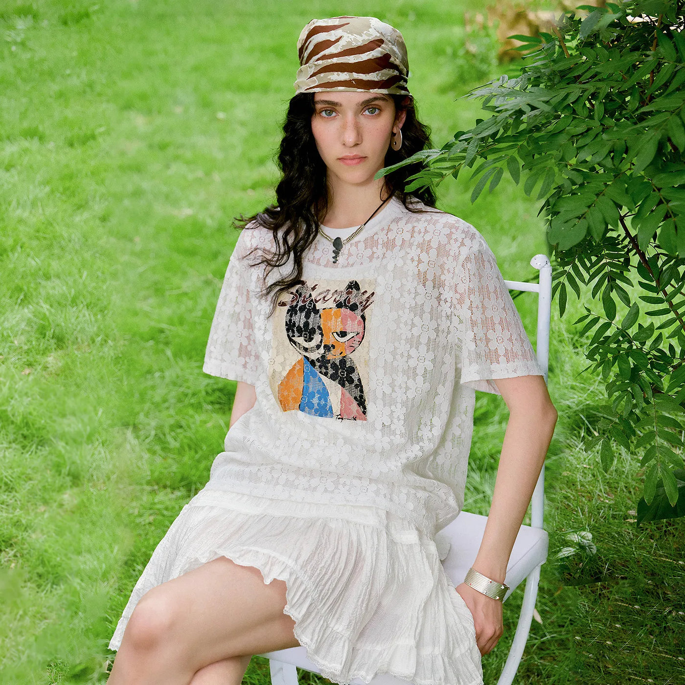Blusa Feminina de Renda Vazado com Estampa Gato