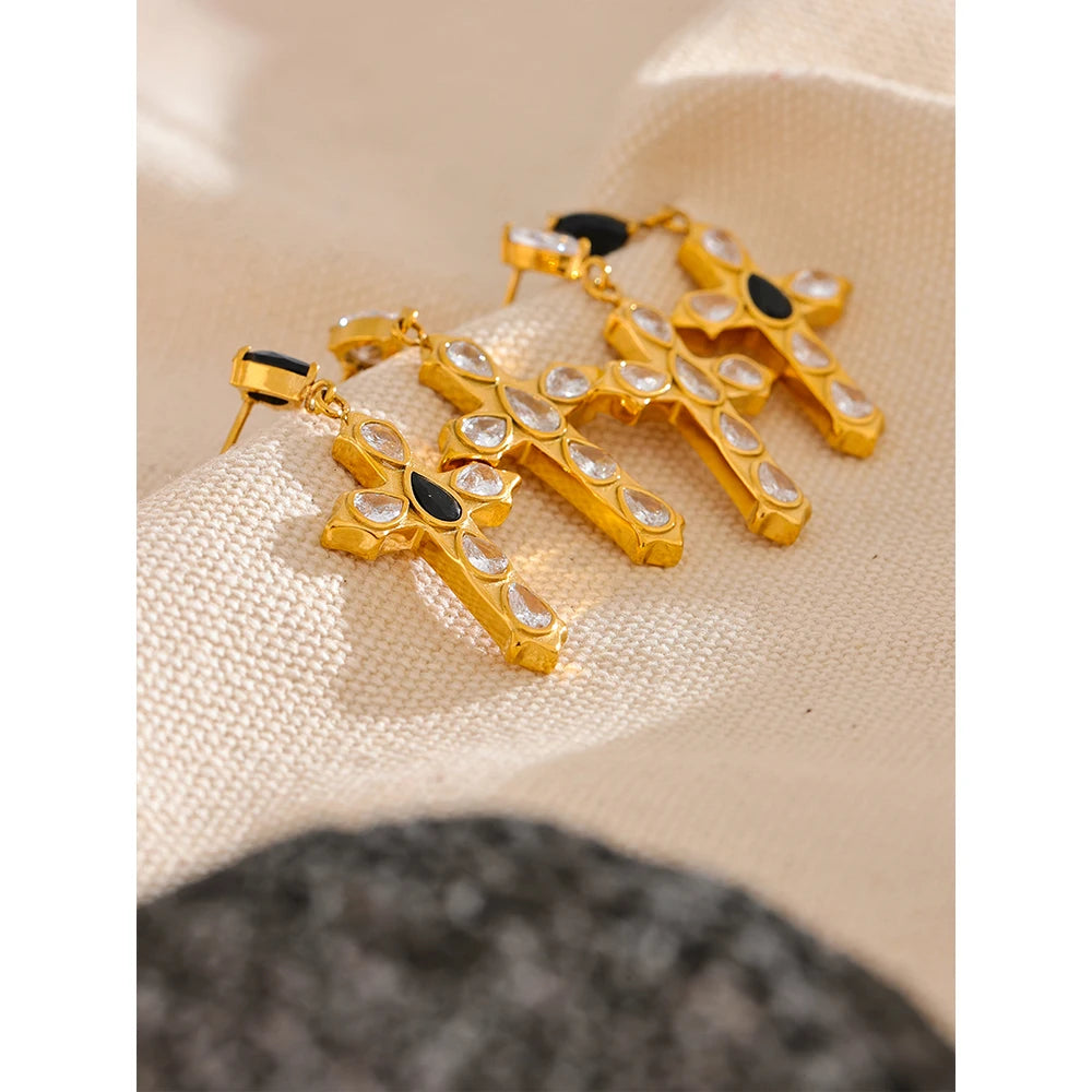 Brinco Pendente Cruz com Zircônia