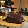Bolsa Transversal Feminina Vintage de Couro Legítimo Café Minimalista Quadrada