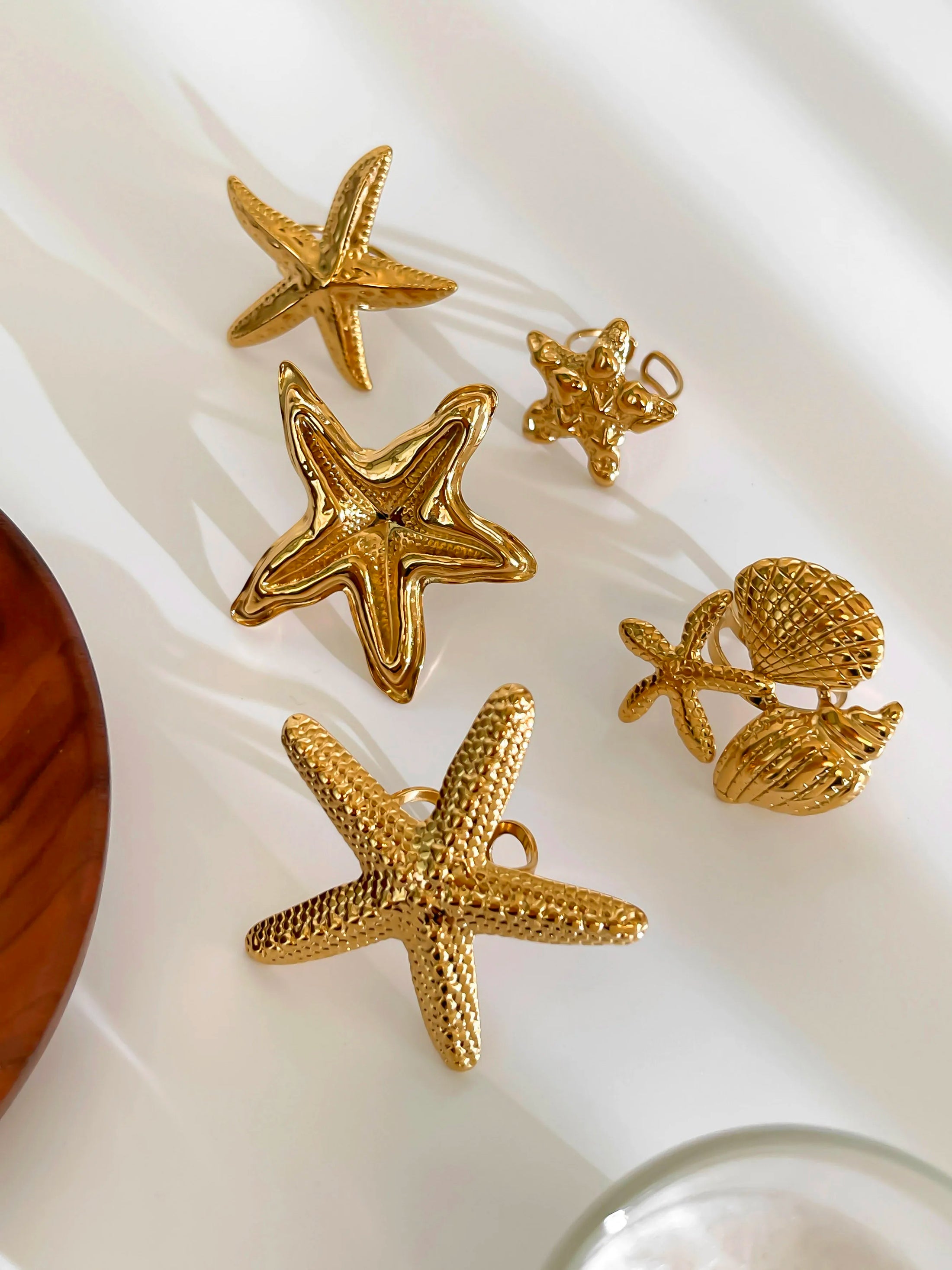 Anel Aberto Estrela-do-Mar e Concha com Banho Ouro 18K