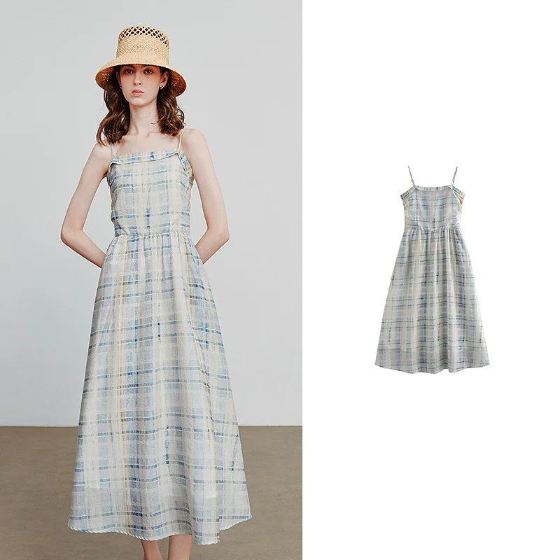 Vestido de Alças Midi Xadrez com Cintura Marcada