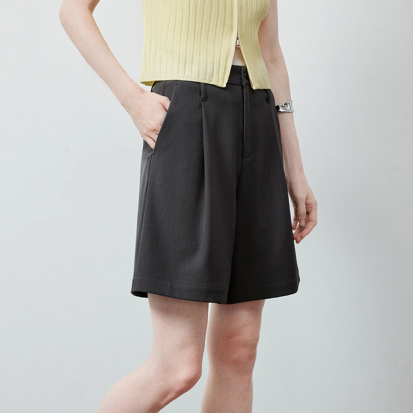 Shorts Alfaiataria Feminino Wide Leg Cinza