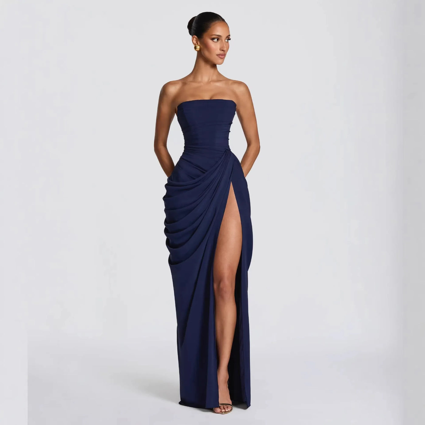 Vestido Longo Feminino Tomara que Caia com Drapeado e Fenda