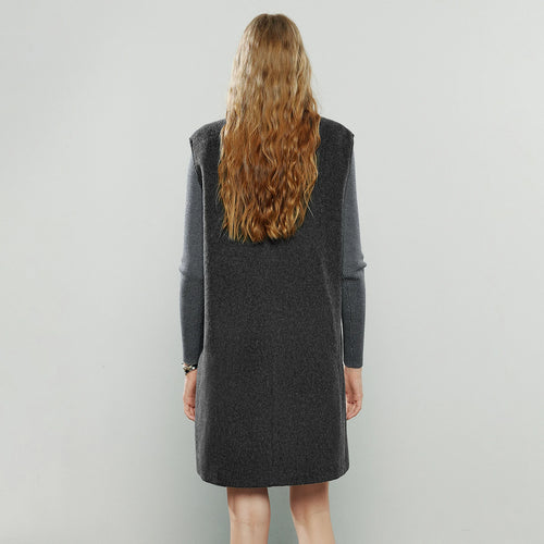 Vestido Colete Midi Cinza com Decote V