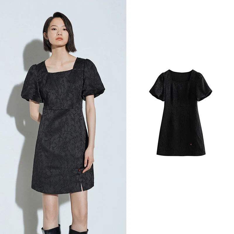 Vestido Oriental Curto com Decote Quadrado