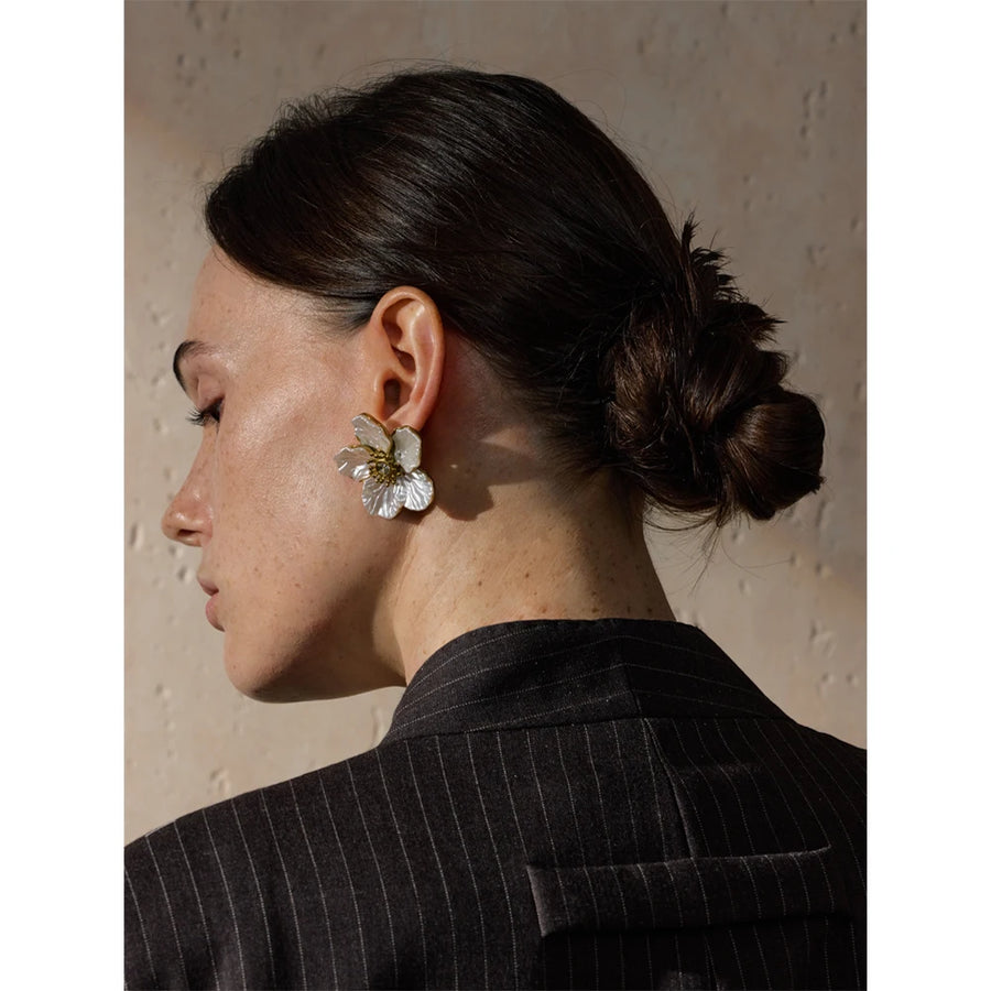 Yhpup Waterproof Exclusive Stainless Steel Resin Flower Fashion Stud Earrings for Women 18K Gold PVD Plated Popular Jewelry Gift