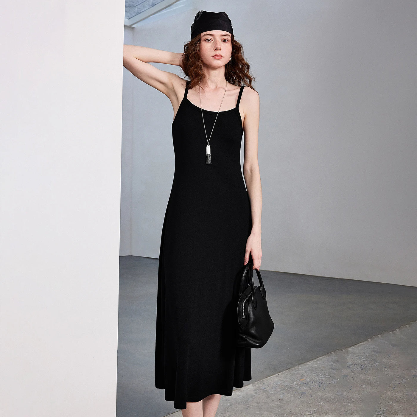 Vestido Longo de Malha com Modelagem Ajustada