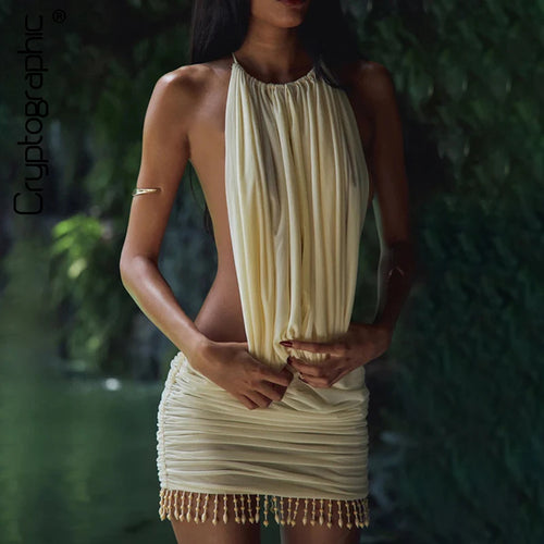 Vestido Curto Feminino Frente Única com Aplicações e Recortes