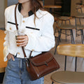 Bolsa Transversal Feminina Vintage de Couro Legítimo Café Minimalista Quadrada