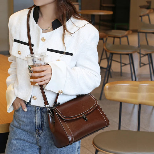 Bolsa Transversal Feminina Vintage de Couro Legítimo Café Minimalista Quadrada