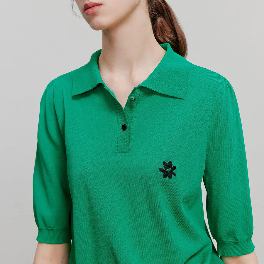 Blusa Feminina de Tricô com Gola Polo e Bordado