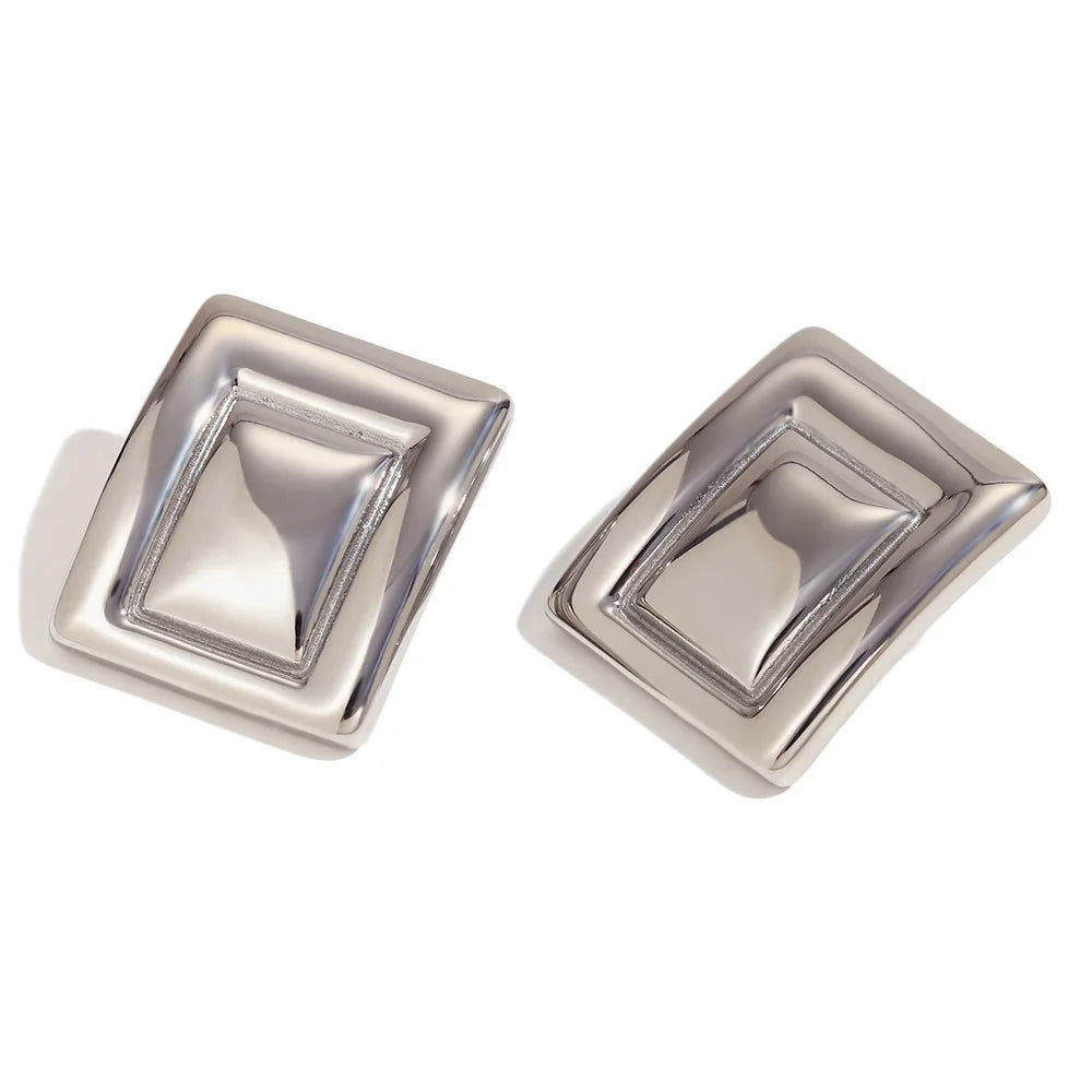 Brinco Marcante com Banho Ouro 18K