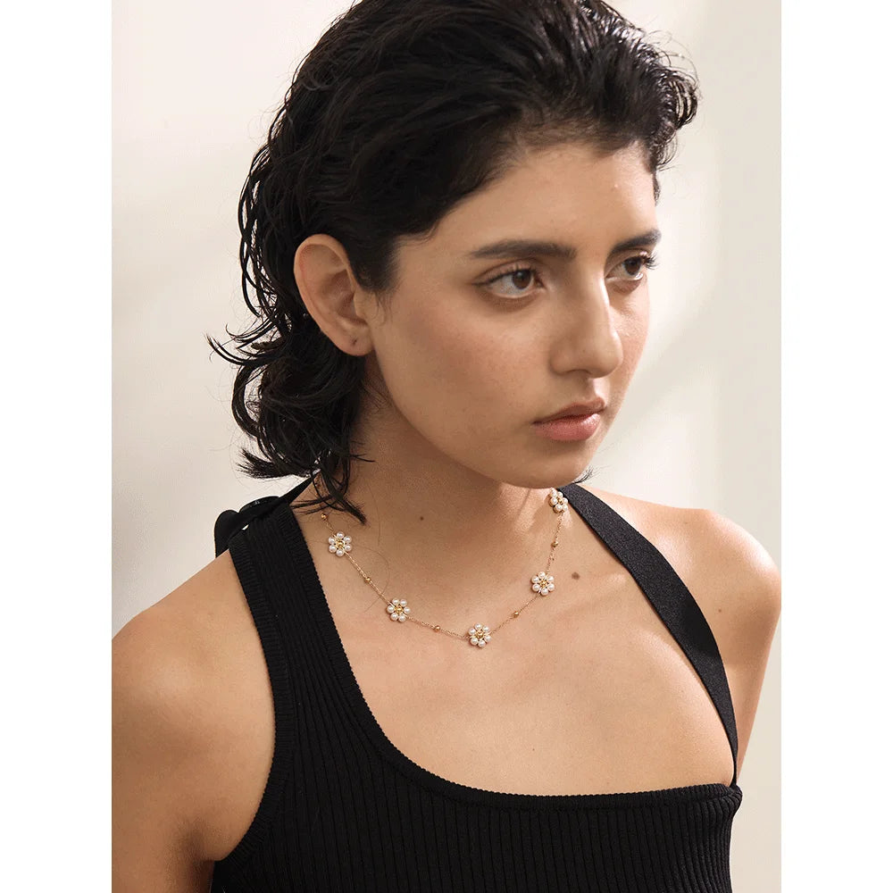 Colar Feminino Flor com Pérola em Aço Inoxidável