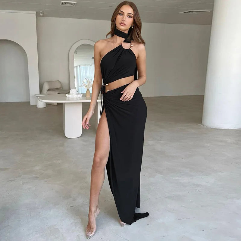 Vestido Longo Feminino Assimétrico com Recortes e Fenda