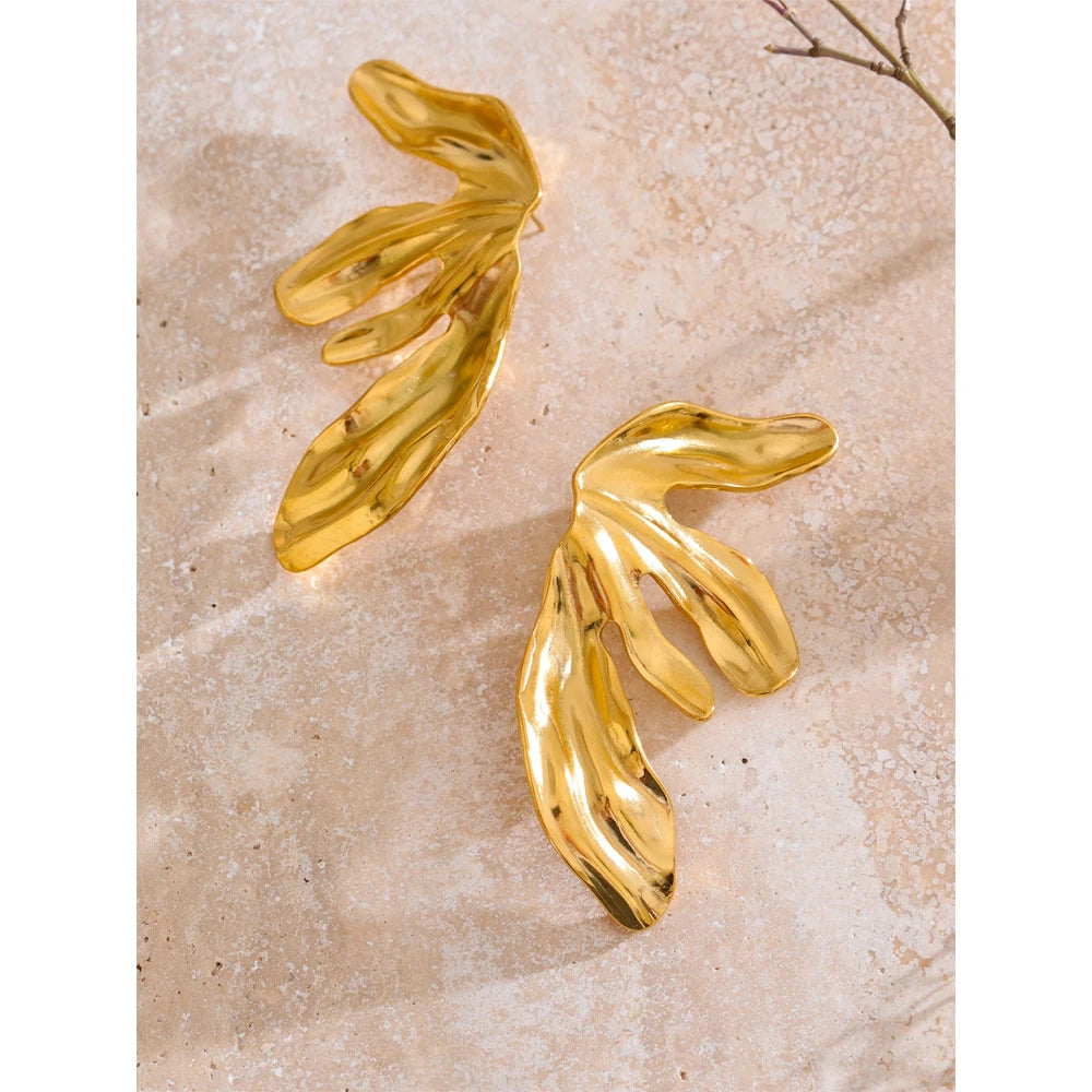Brinco Flor Marcante Aço Inoxidável Ouro