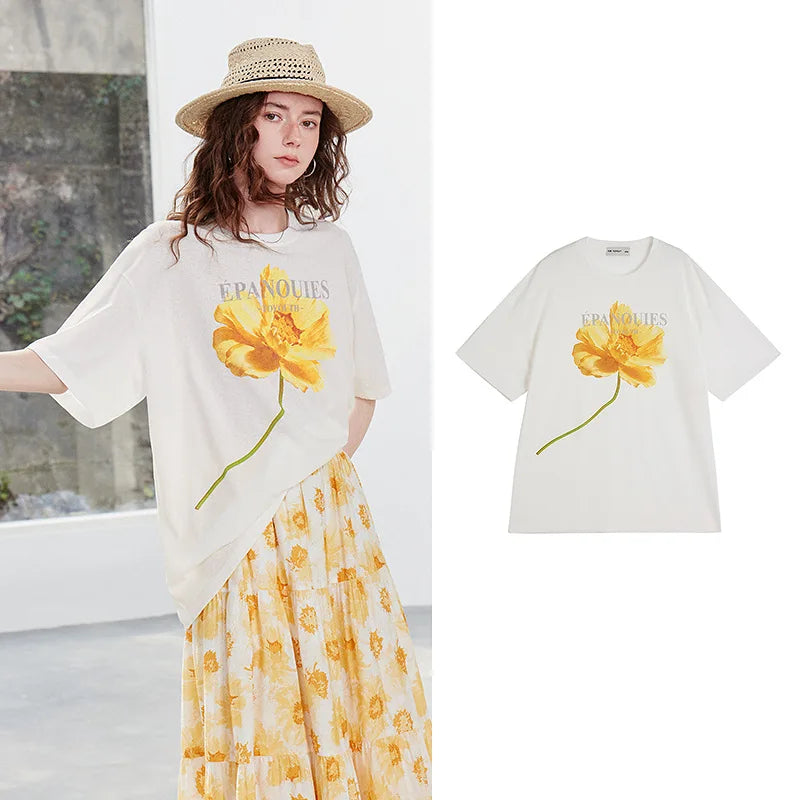 Camiseta Feminina de Linho com Estampa Floral Artística