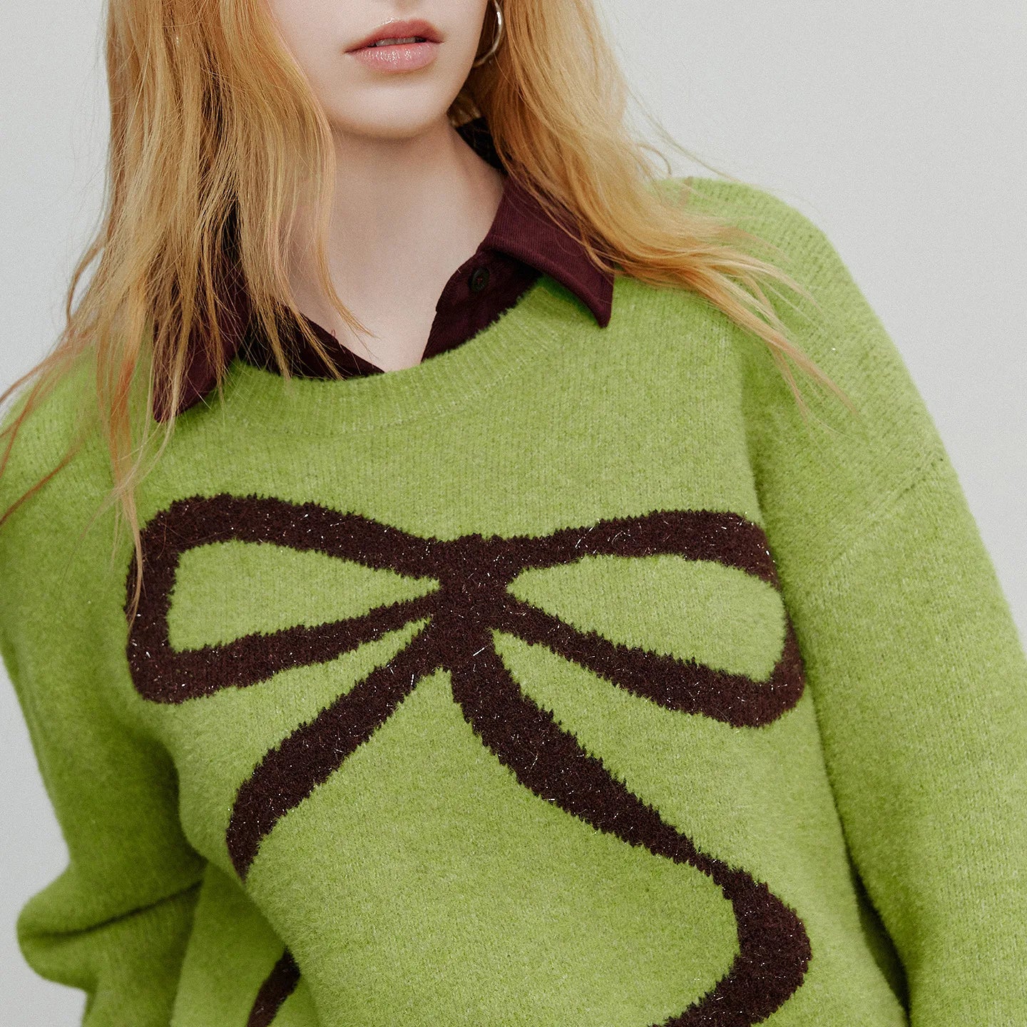 Suéter Peluciado com Jacquard de Borboleta e Laço