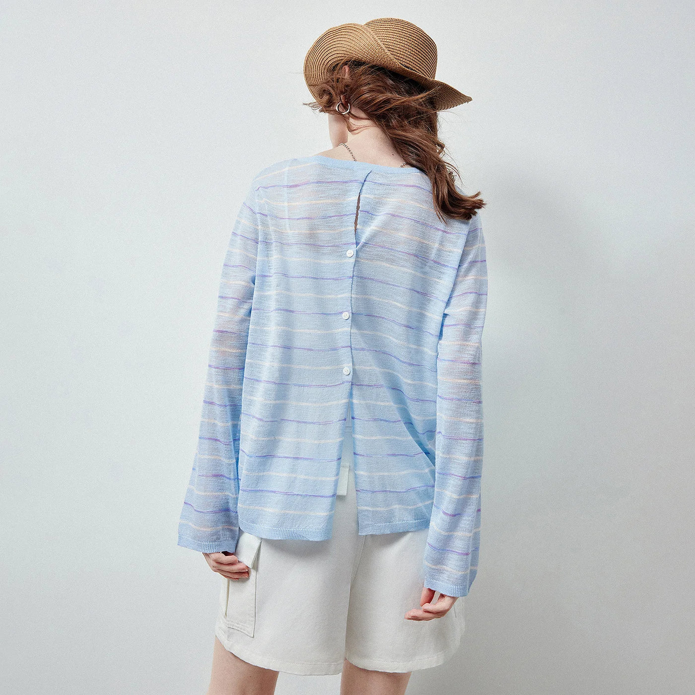 Blusa Feminina de Linho Listrada com Fenda nas Costas