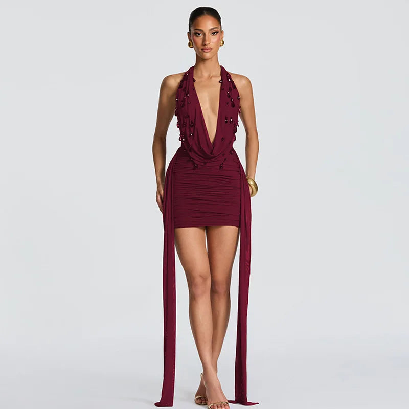 Vestido Curto Feminino Frente Única com Pedraria