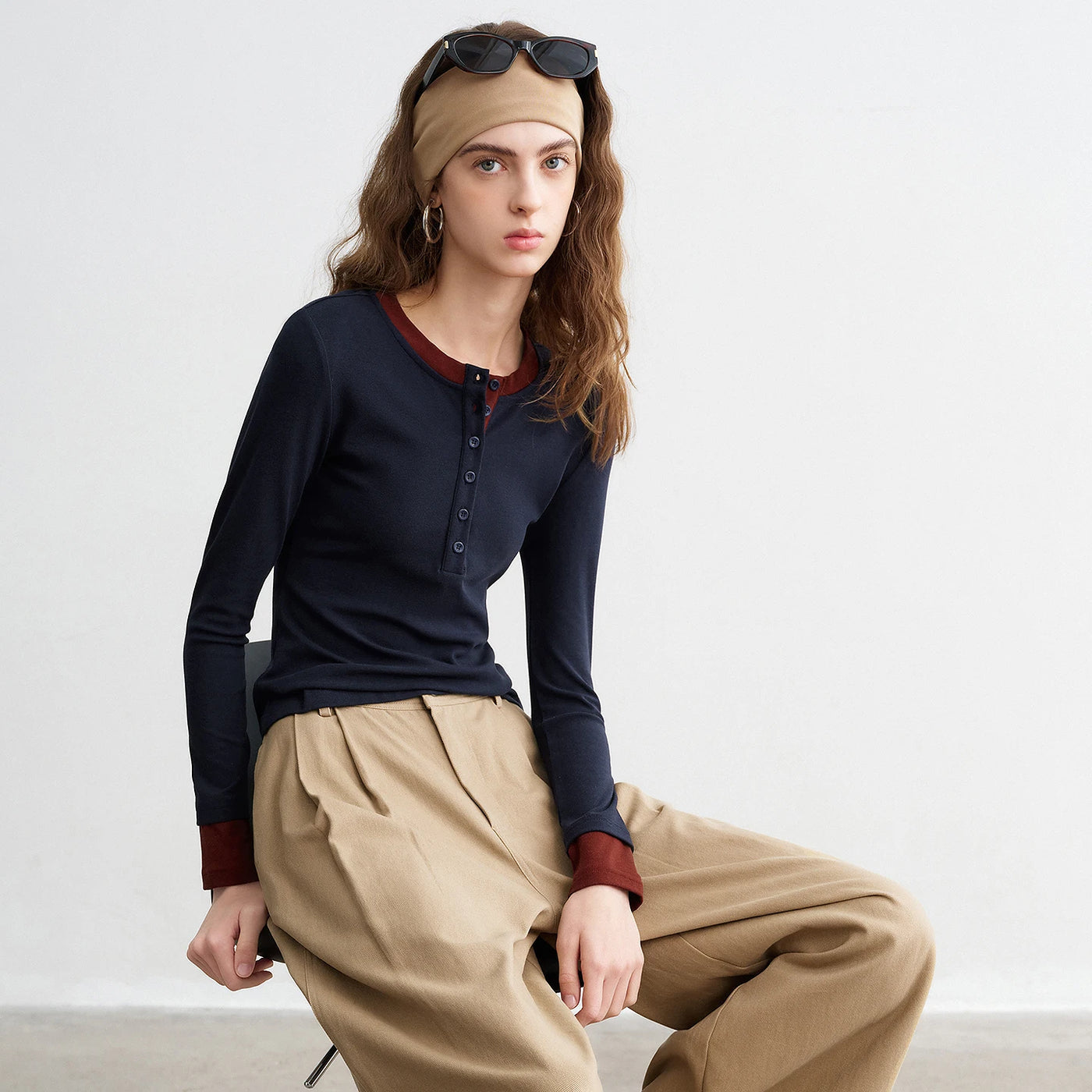 Blusa Feminina Color Block Efeito Duas Peças Manga Longa