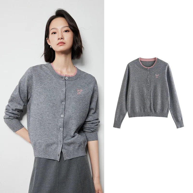 Cardigan Feminino Bordado com Laço e Gola Redonda