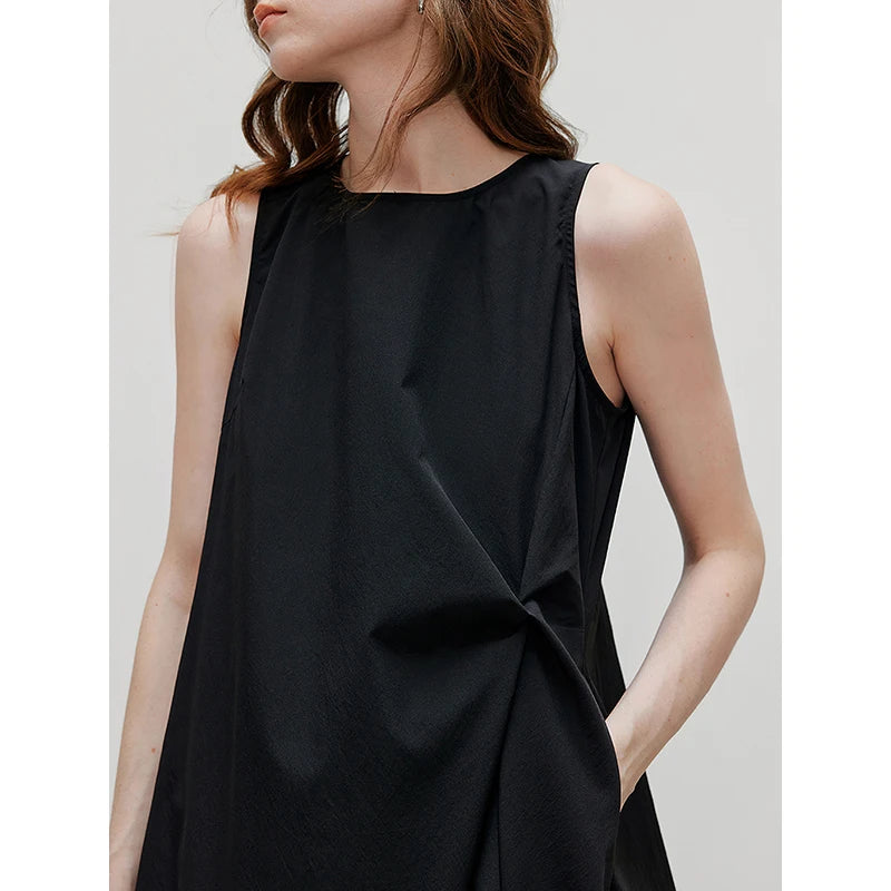 Vestido Curto sem Manga com Caimento Evasê