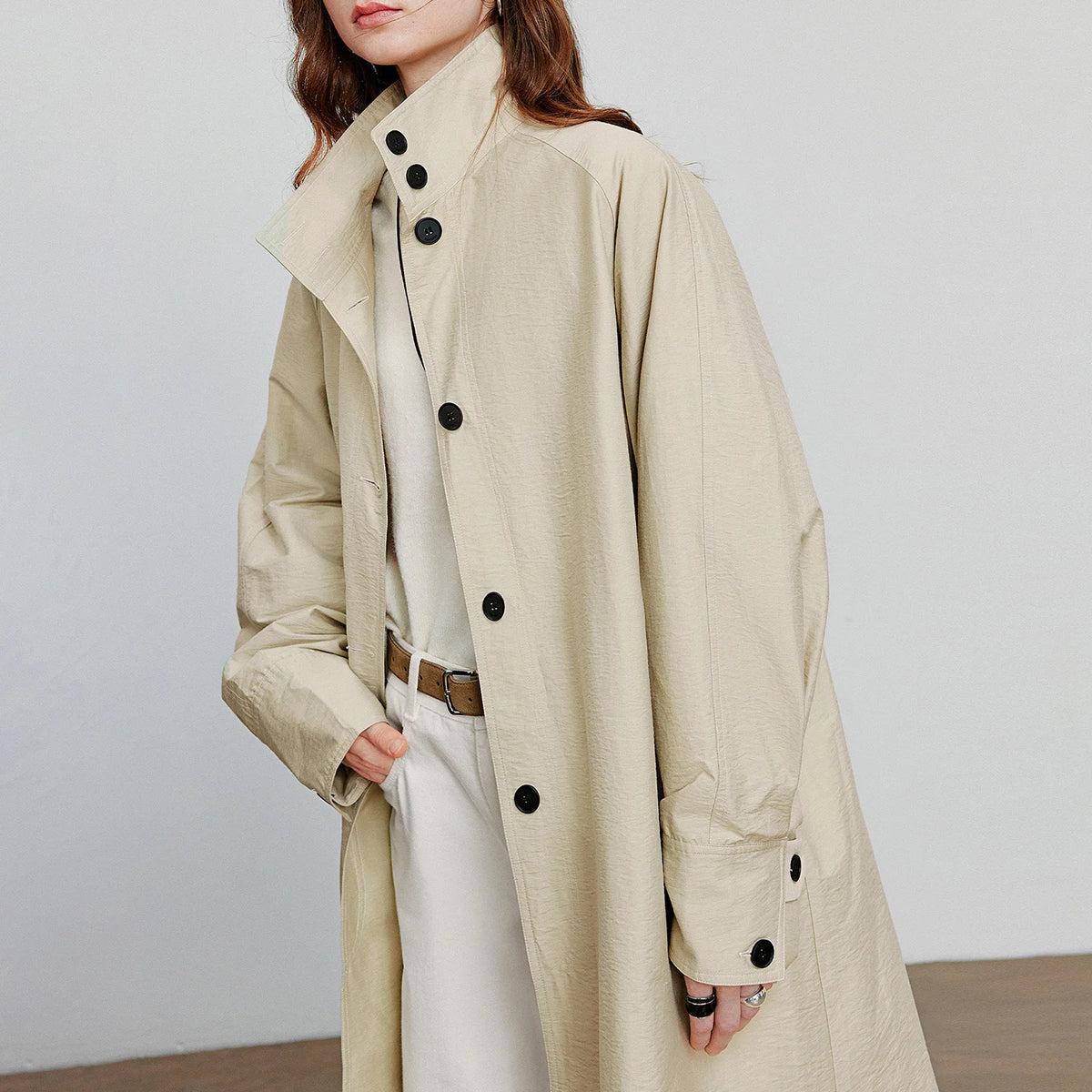 Trench Coat Feminino Midi Leve Estilo Barn com Gola Alta